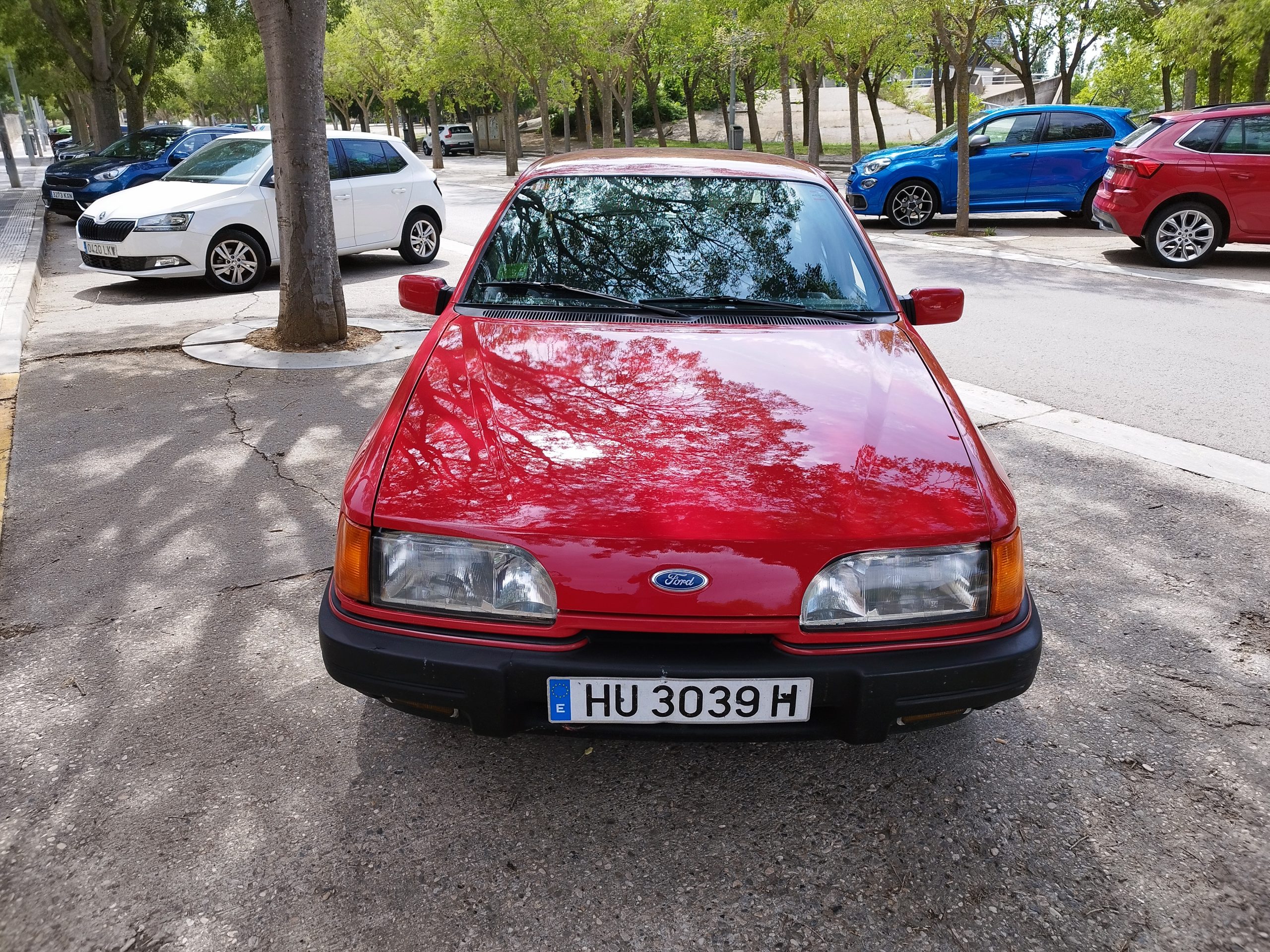 Ford / SIERRA 2.0i