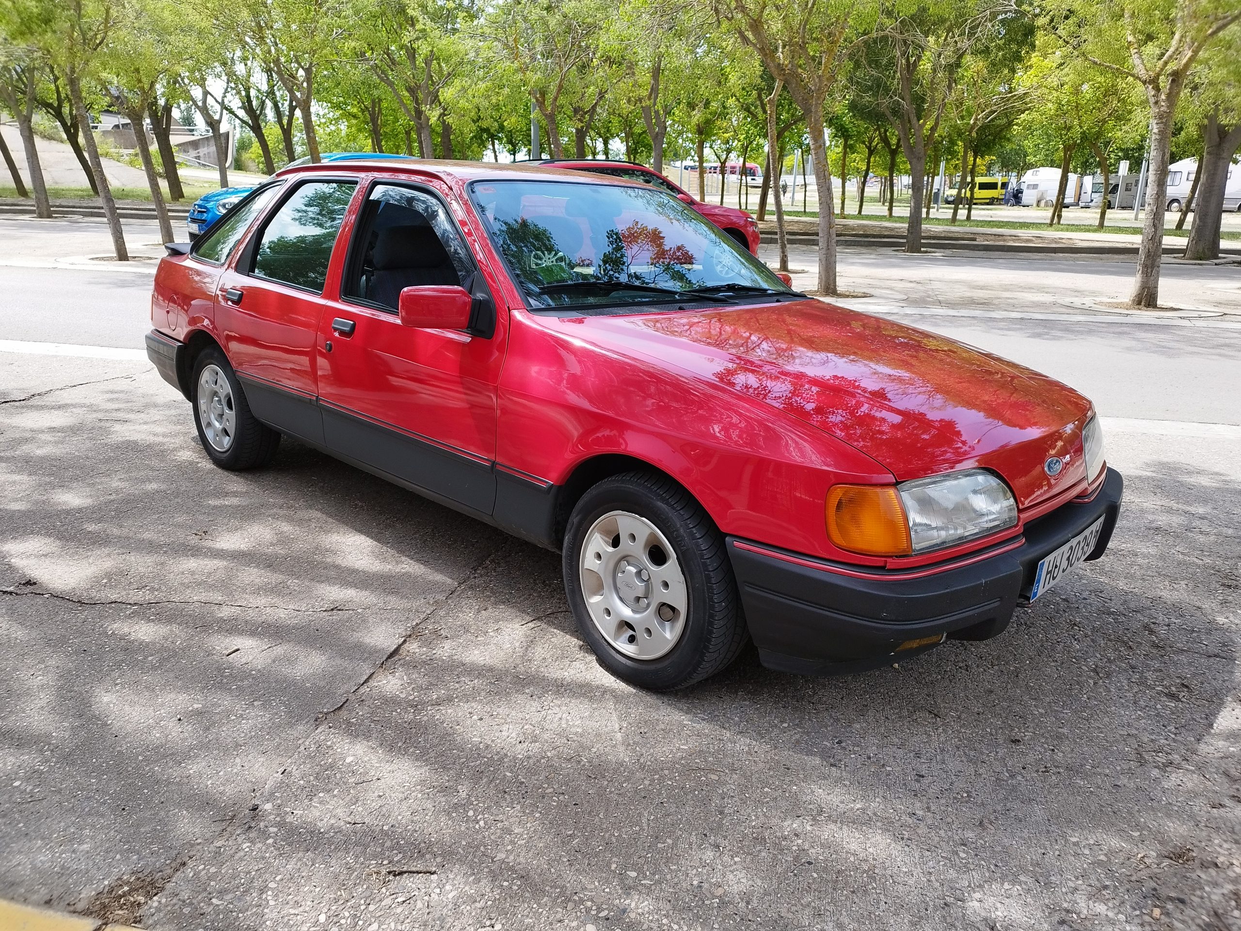 Ford / SIERRA 2.0i