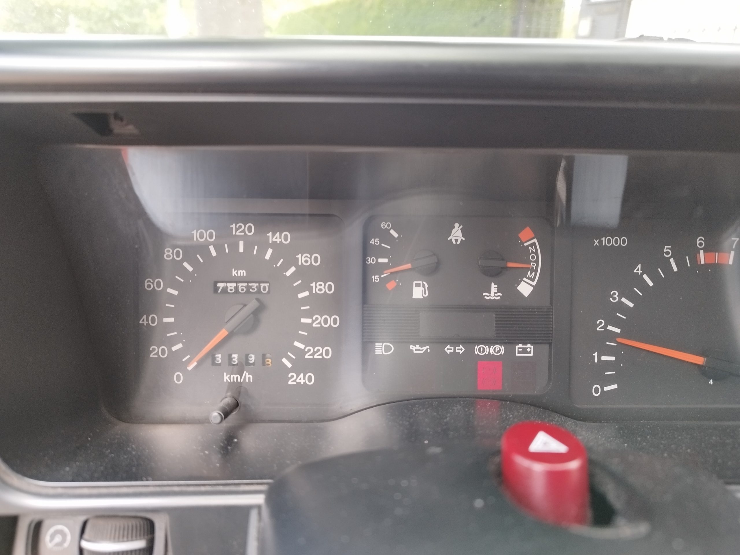 Ford / SIERRA 2.0i