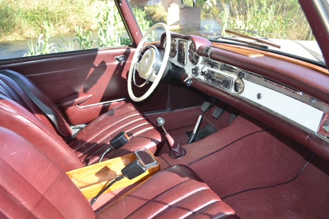 Mercedes-Benz / 280 SL (PAGODA)