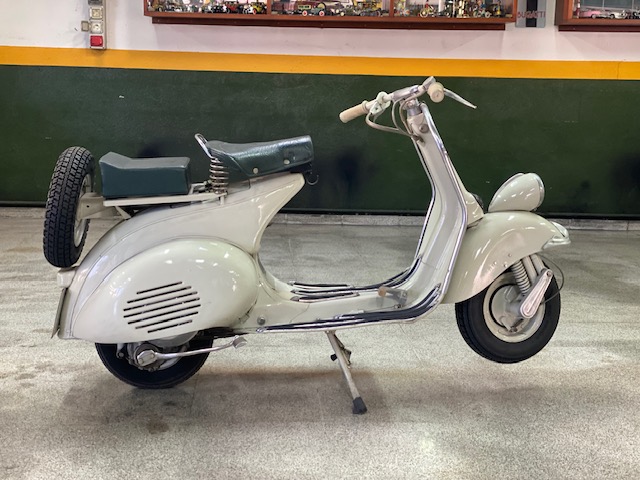 Vespa / Vespa 125 faro bajo